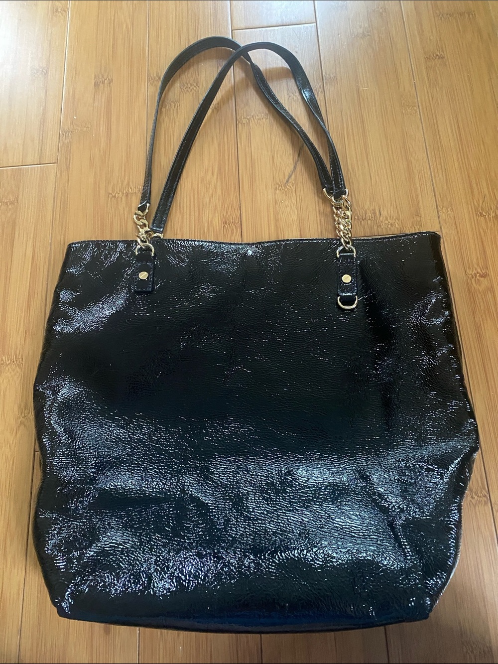 Michael KORS Beautiful black patent shoulder bag